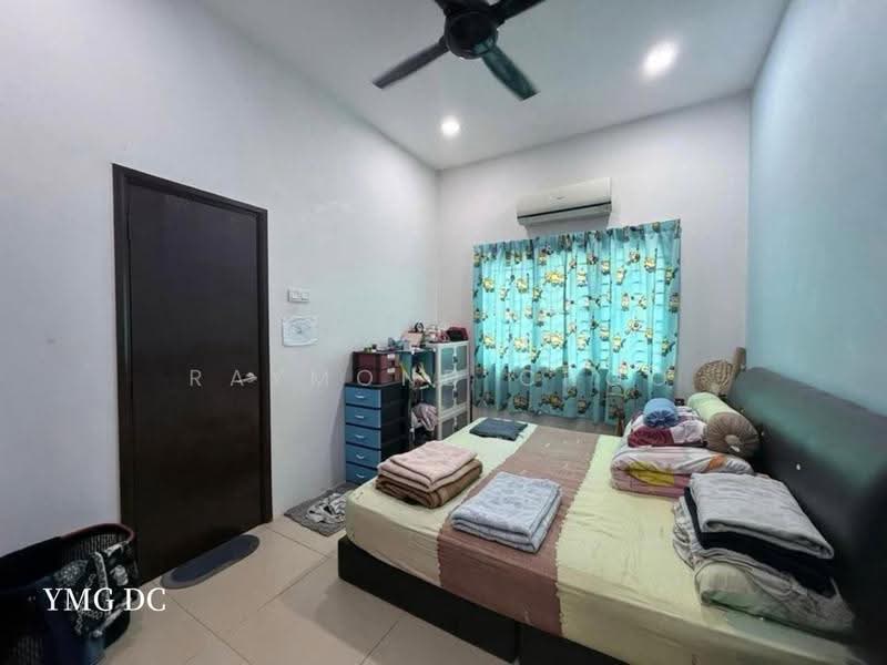 Semi-Detached House for Sale in Taman Sri Andalas (Klang) - Raymond Choo - Bedroom - PropertyGuru.com.my