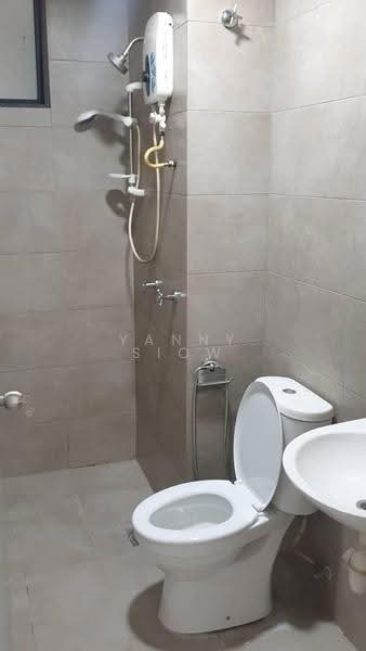 Kediaman Servis untuk Dijual di KL Traders Square - Yanny Siow - Bathroom - PropertyGuru.com.my
