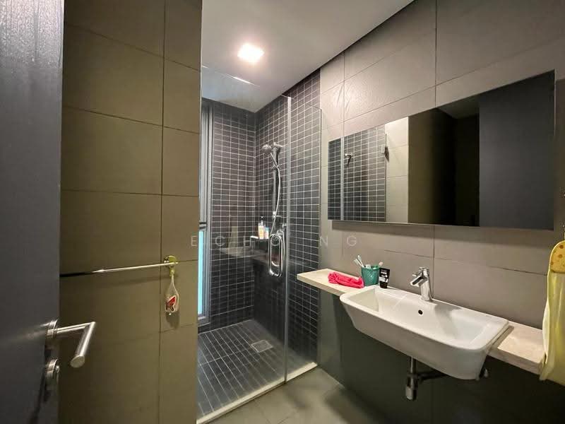 Kondominium untuk Dijual di The Breezeway - Echo Ng - Bathroom - PropertyGuru.com.my