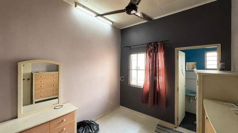 Rumah Teres 2-Tingkat untuk Dijual di Bandar Sri Damansara (Selangor) - Eliz Chan - Bedroom - PropertyGuru.com.my