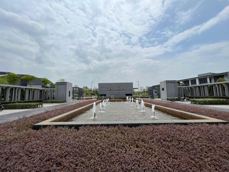 Rumah Berkembar untuk Dijual di Eco Sanctuary (Telok Panglima Garang) - Chris Lee - Exterior - PropertyGuru.com.my