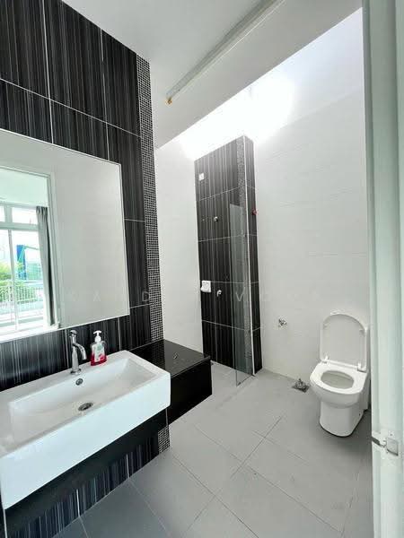 2-storey Terraced House for Sale in Taman Mount Austin (Tebrau) - Kayden Voon - Bathroom - PropertyGuru.com.my