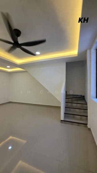 2-storey Terraced House for Sale in Taman Menara Maju (Klang) - KH Chong - Living Room - PropertyGuru.com.my