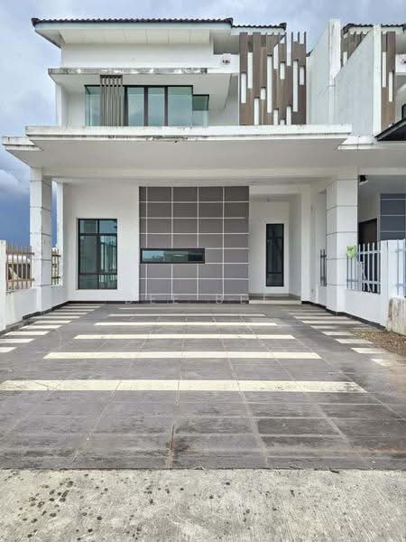 Rumah Teres 2-Tingkat untuk Dijual di Taman Seri Austin (Tebrau) - Bee Bee - PropertyGuru.com.my