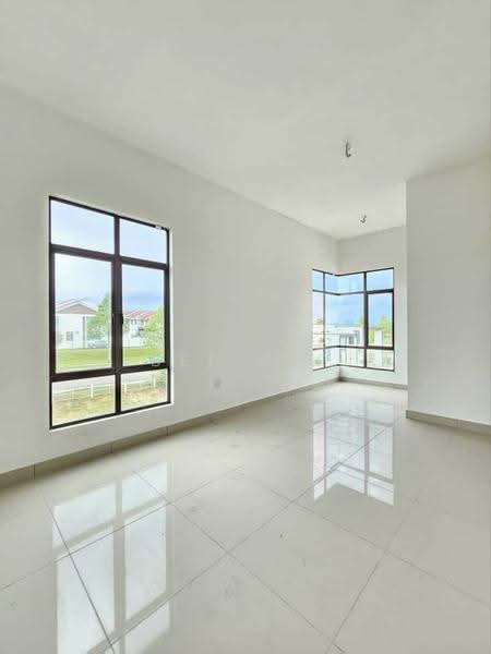 Rumah Teres 2-Tingkat untuk Dijual di Taman Seri Austin (Tebrau) - Bee Bee - PropertyGuru.com.my