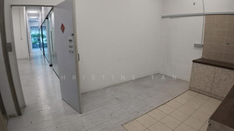 Shop / Office for Rent in Shah Alam (Selangor) - Christine Tan - Corridor - PropertyGuru.com.my
