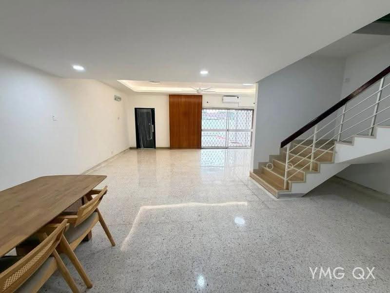 Rumah Teres 2-Tingkat untuk Dijual di Taman Gembira (Klang) - Raymond Choo - Living Room - PropertyGuru.com.my