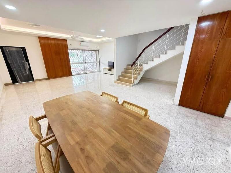 Rumah Teres 2-Tingkat untuk Dijual di Taman Gembira (Klang) - Raymond Choo - Living Room - PropertyGuru.com.my
