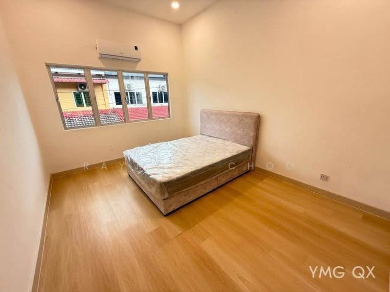 Rumah Teres 2-Tingkat untuk Dijual di Taman Gembira (Klang) - Raymond Choo - Bedroom - PropertyGuru.com.my