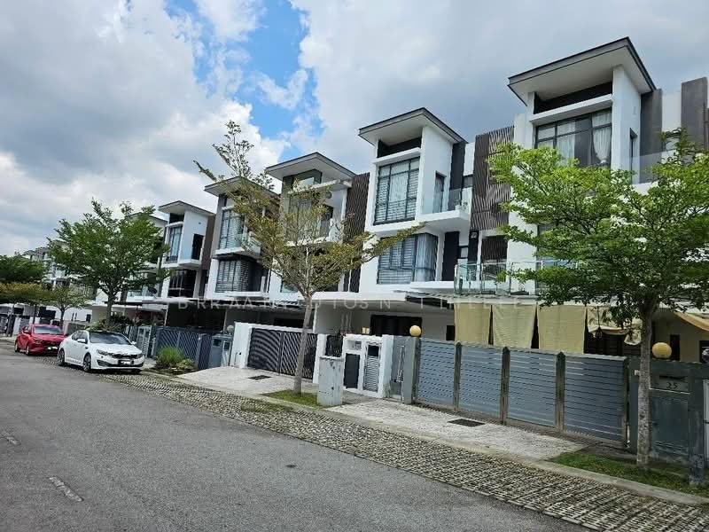 3-storey Terraced House for Sale in Kajang (Selangor) - Brandon Lee - Exterior - PropertyGuru.com.my