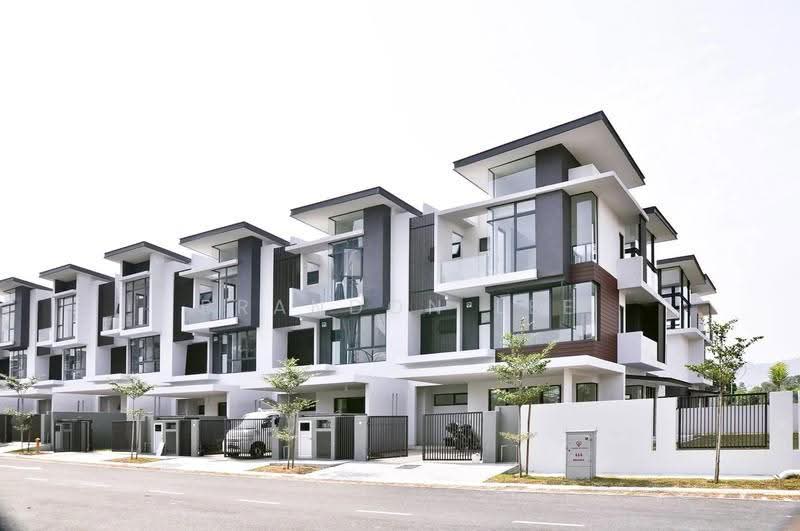 3-storey Terraced House for Sale in Kajang (Selangor) - Brandon Lee - Exterior - PropertyGuru.com.my