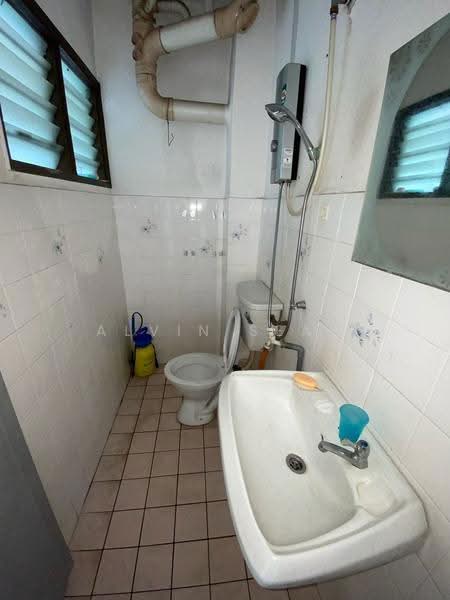 Rumah Bandar untuk Dijual di Taman Midah (Cheras) - Alvin Seah - Bathroom - PropertyGuru.com.my