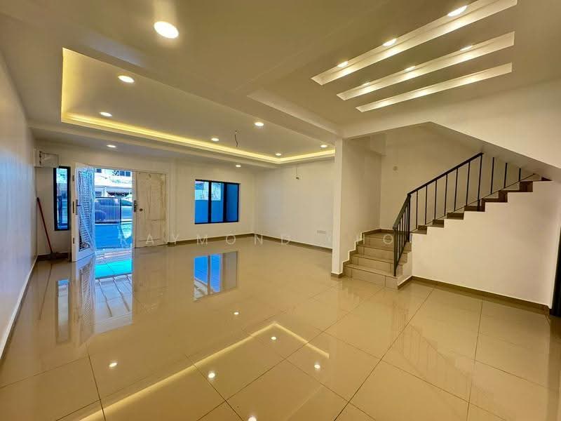 Rumah Teres 2-Tingkat untuk Dijual di Taman Gembira (Klang) - Raymond Choo - Living Room - PropertyGuru.com.my
