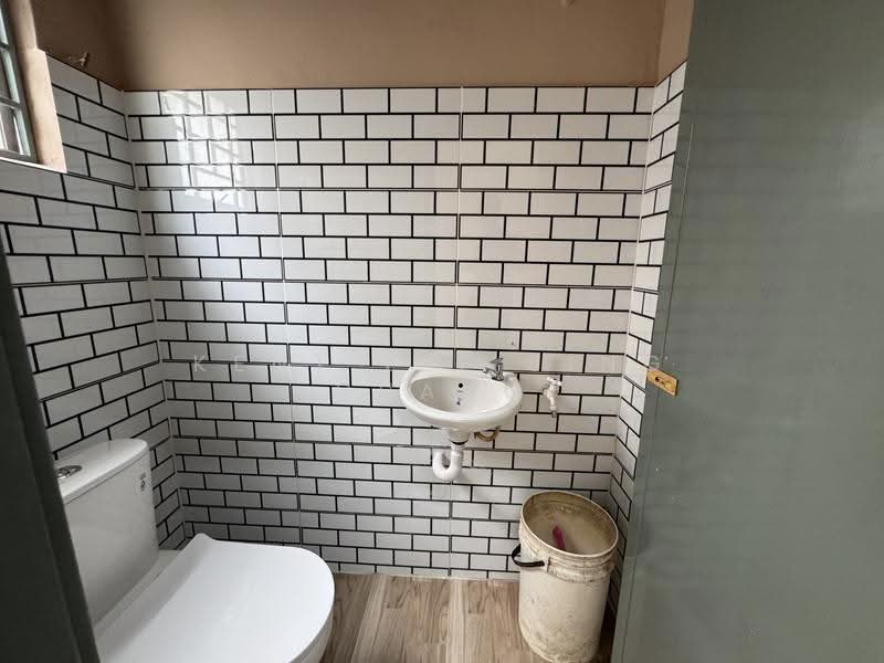 Rumah Teres 2-Tingkat untuk Dijual di Taman Sentosa (Klang) - Kent Lee Jing Guang - Bathroom - PropertyGuru.com.my