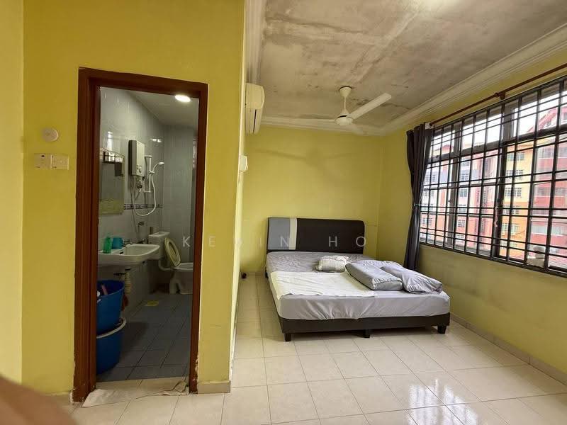 Pangsapuri untuk Dijual di Villa Bestari Apartment - Kevin Ho - Bedroom - PropertyGuru.com.my