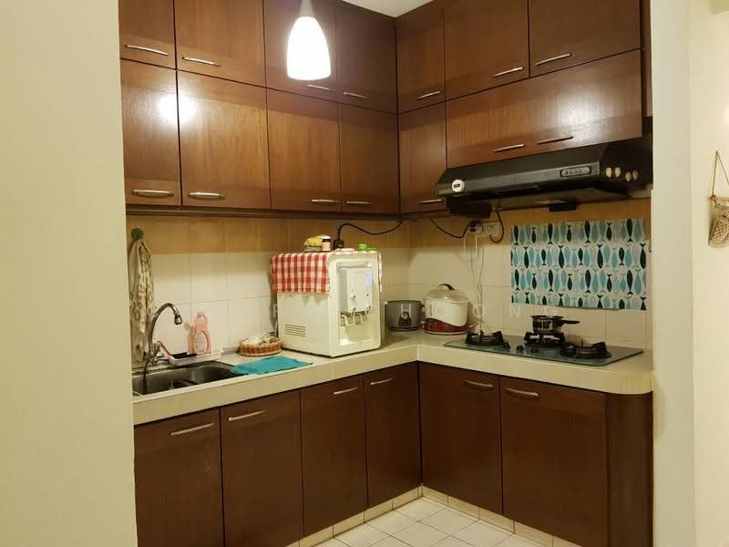 Pangsapuri untuk Dijual di Anjung Hijau (Greenfields) - Claire Choong - Kitchen - PropertyGuru.com.my