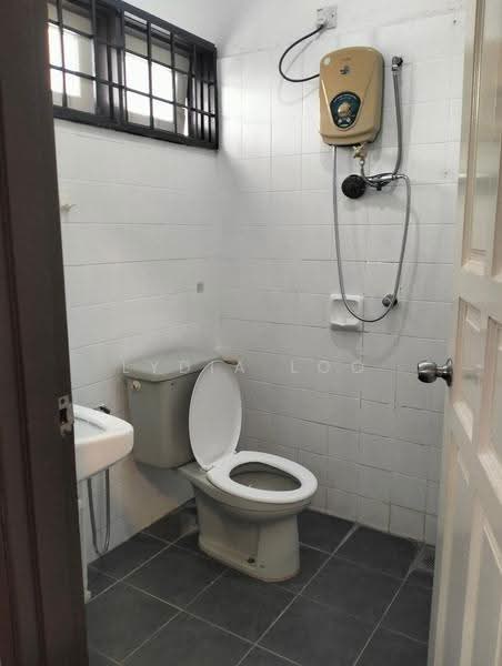 Rumah Teres untuk Disewa di Usj 4 (Subang Jaya) - Lydia Loo - Bathroom - PropertyGuru.com.my
