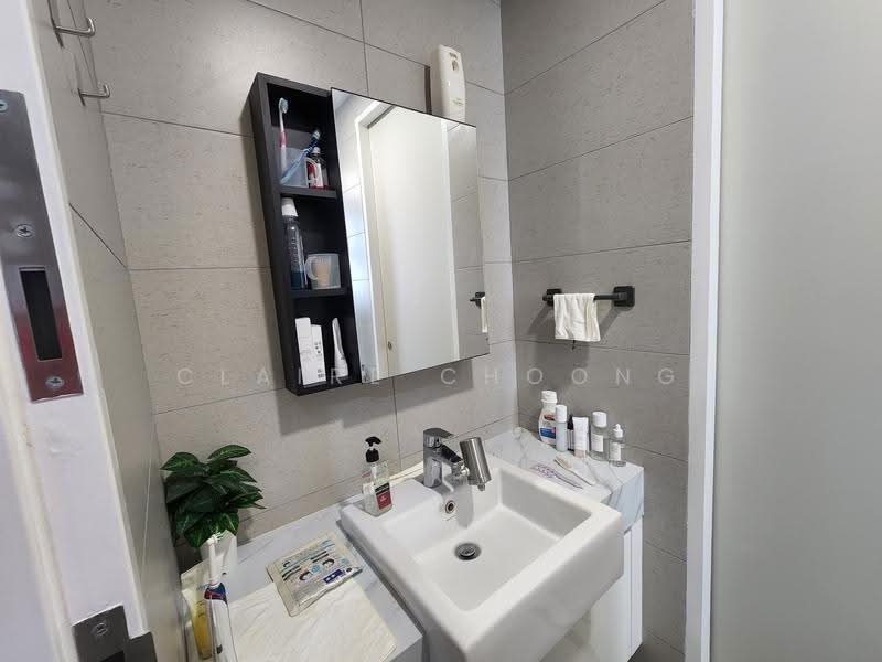 Kediaman Servis untuk Dijual di Skyluxe On The Park Bukit Jalil - Claire Choong - Bathroom - PropertyGuru.com.my