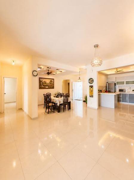 Kondominium untuk Dijual di Putra Marine Resort - KK Kwok - Dining Room - PropertyGuru.com.my