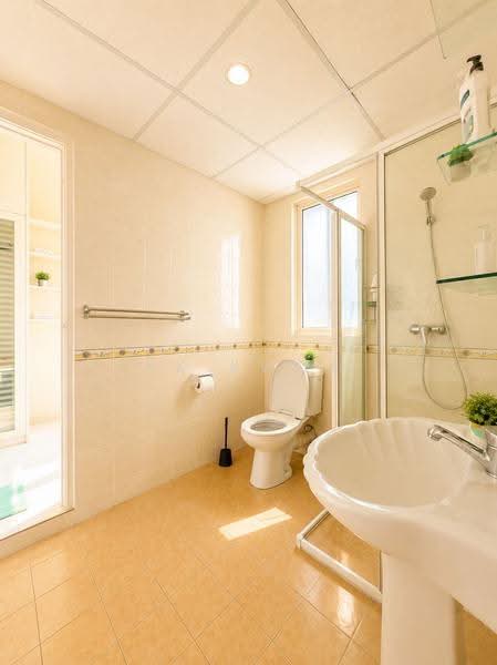 Kondominium untuk Dijual di Putra Marine Resort - KK Kwok - Bathroom - PropertyGuru.com.my