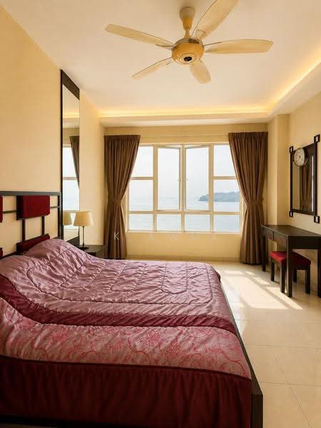 Kondominium untuk Dijual di Putra Marine Resort - KK Kwok - Bedroom - PropertyGuru.com.my
