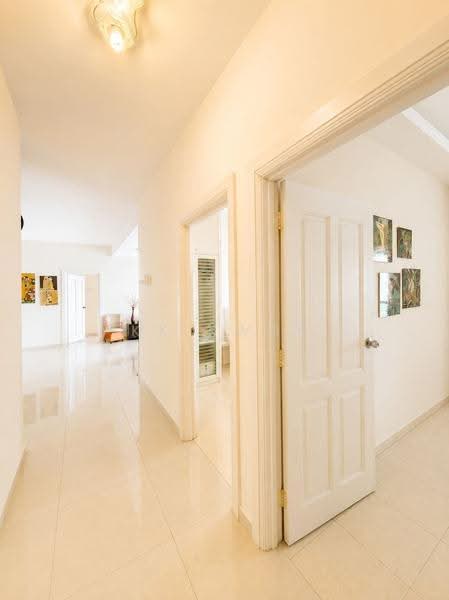 Kondominium untuk Dijual di Putra Marine Resort - KK Kwok - Corridor - PropertyGuru.com.my