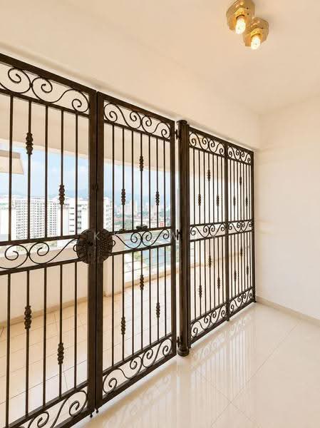 Kondominium untuk Dijual di Putra Marine Resort - KK Kwok - Balcony - PropertyGuru.com.my