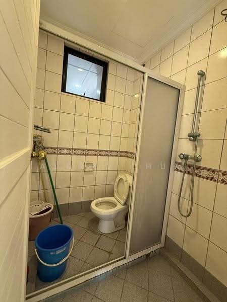 Kondominium untuk Dijual di Village Grove - Alfred Chua - Bathroom - PropertyGuru.com.my