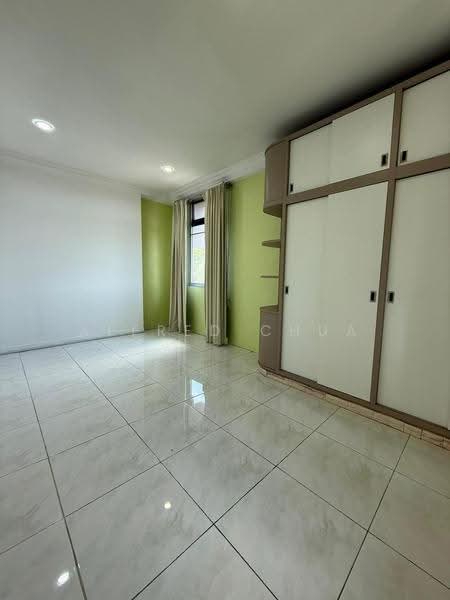 Kondominium untuk Dijual di Village Grove - Alfred Chua - Bedroom - PropertyGuru.com.my