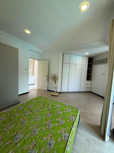 Kondominium untuk Dijual di Village Grove - Alfred Chua - Bedroom - PropertyGuru.com.my