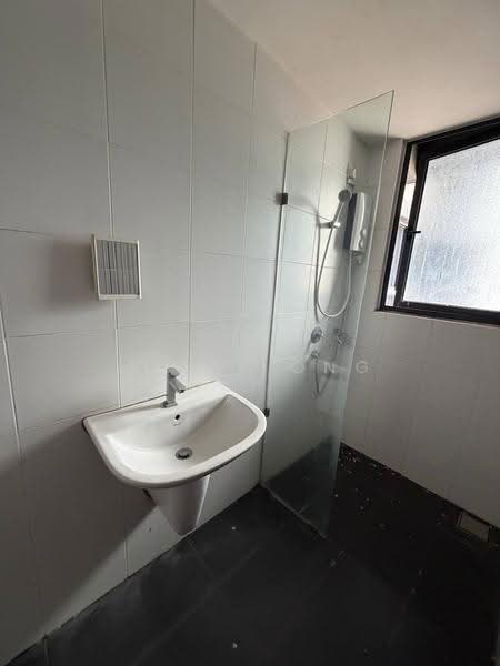 Service Residence for Sale at V@SUMMERPLACE - Joyce Ong - Bathroom - PropertyGuru.com.my