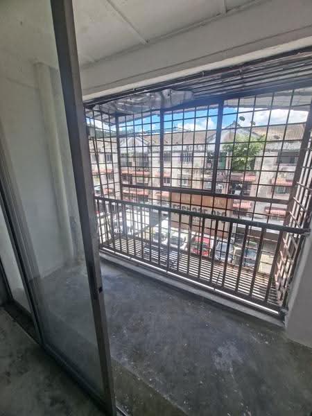 Pangsapuri untuk Disewa di Prima Selayang - Ken Lai - Balcony - PropertyGuru.com.my