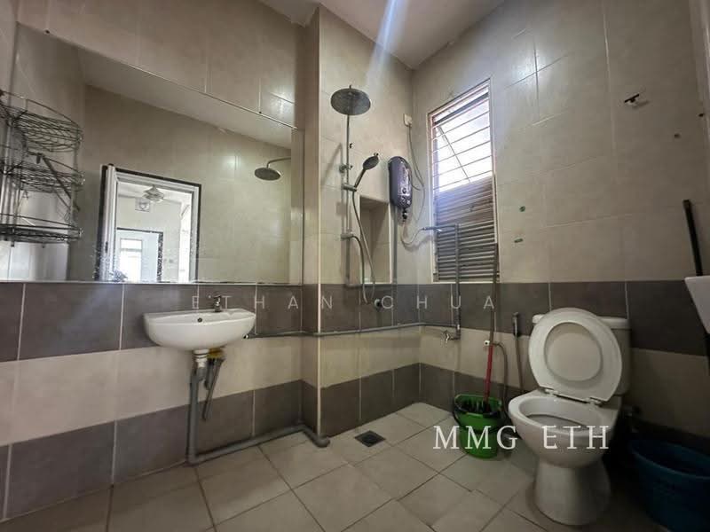Link Bungalow for Sale in Taman Aman Perdana (Kapar) - Ethan Chua - Bathroom - PropertyGuru.com.my