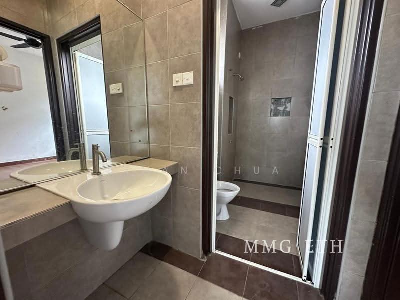Link Bungalow for Sale in Taman Aman Perdana (Kapar) - Ethan Chua - Bathroom - PropertyGuru.com.my