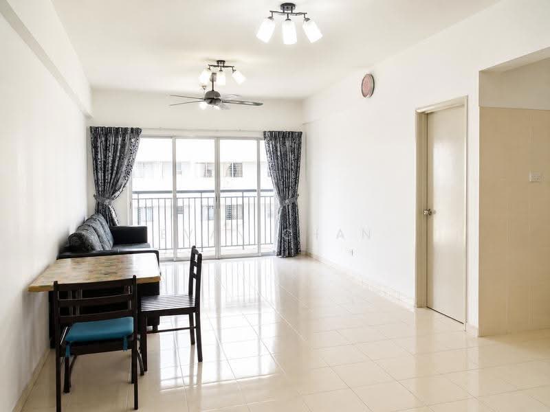 Kediaman Servis untuk Dijual di Avelon Tower @ Plaza Medan Putra - Evan Chan - Living Room - PropertyGuru.com.my