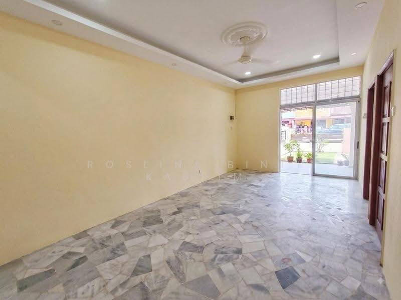 Rumah Teres 1-Tingkat untuk Dijual di Skudai (Johor) - Roslina Binti Kassim - Living Room - PropertyGuru.com.my