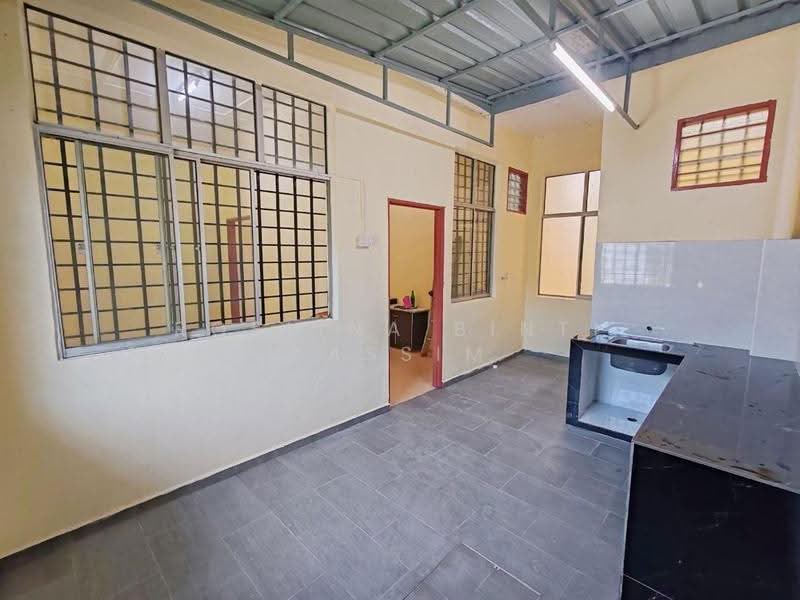 Rumah Teres 1-Tingkat untuk Dijual di Skudai (Johor) - Roslina Binti Kassim - Kitchen - PropertyGuru.com.my