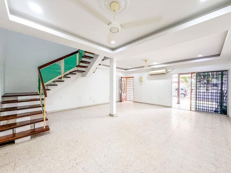 Rumah Teres 2-Tingkat untuk Dijual di Pandan Jaya (Ampang) - Natira Sulaiman - Living Room - PropertyGuru.com.my