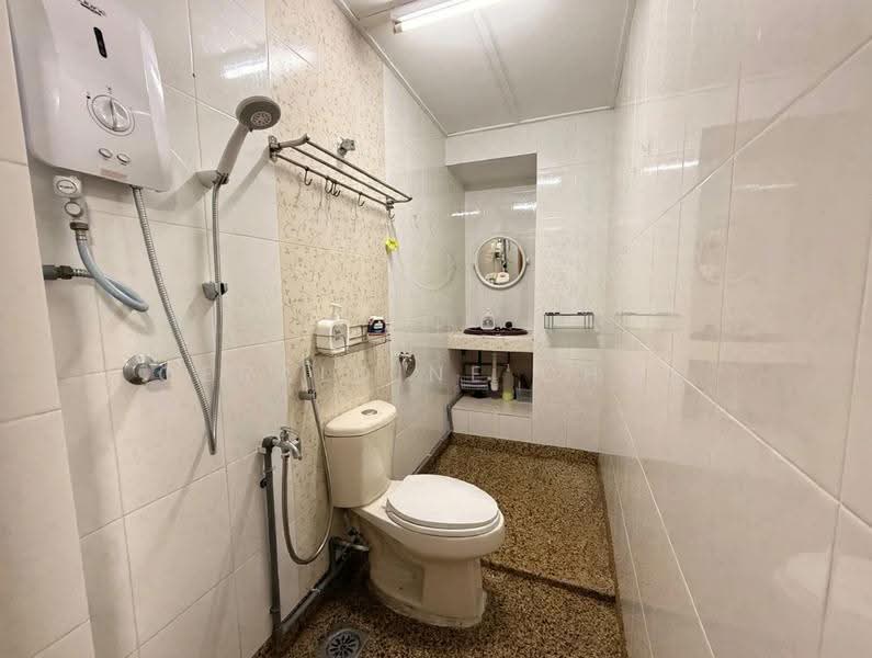 Rumah Teres 2-Tingkat untuk Disewa di SS18 (Subang Jaya) - Geraldine Chan - Bathroom - PropertyGuru.com.my