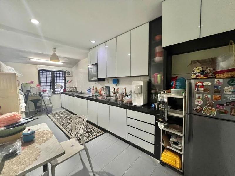2-storey Terraced House for Sale in Bandar Putra Kulai (Kulai) - Roslina Binti Kassim - Kitchen - PropertyGuru.com.my