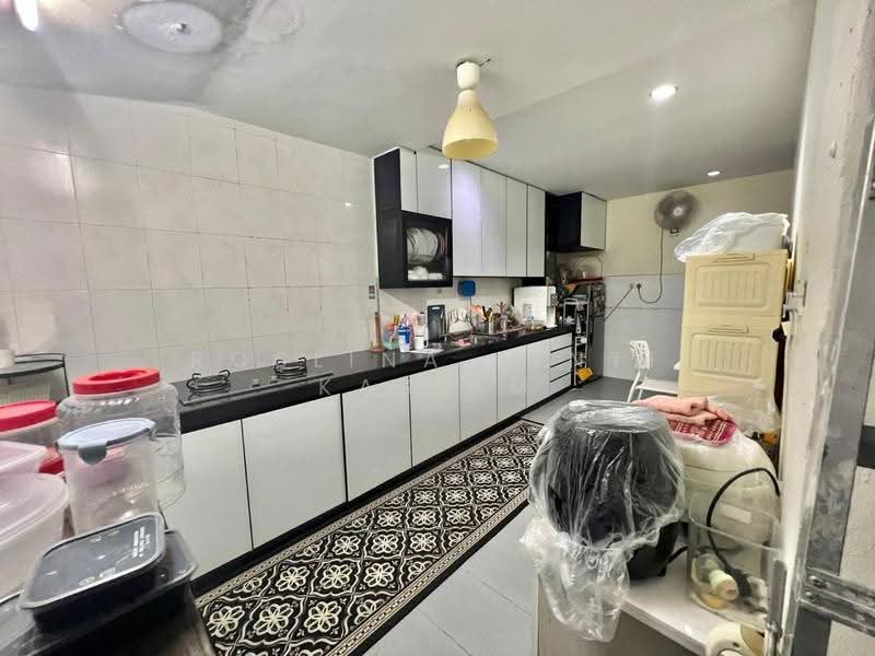 2-storey Terraced House for Sale in Bandar Putra Kulai (Kulai) - Roslina Binti Kassim - Kitchen - PropertyGuru.com.my