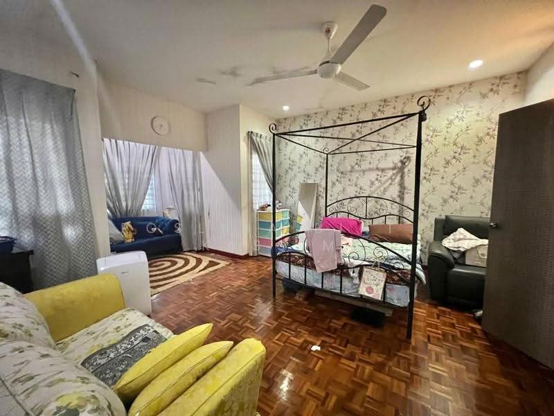 2-storey Terraced House for Sale in Bandar Putra Kulai (Kulai) - Roslina Binti Kassim - Bedroom - PropertyGuru.com.my