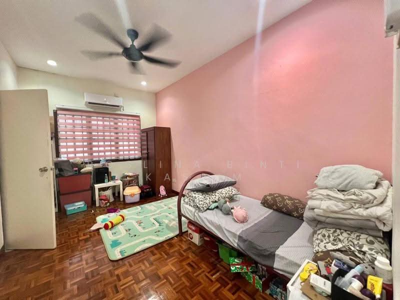 2-storey Terraced House for Sale in Bandar Putra Kulai (Kulai) - Roslina Binti Kassim - Bedroom - PropertyGuru.com.my