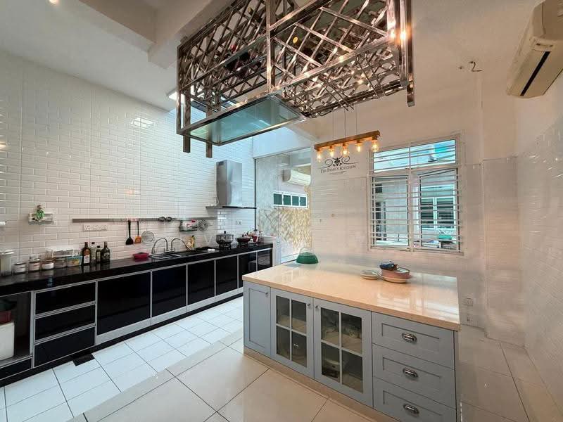 Cluster House for Sale in Bukit Indah (Iskandar Puteri (Nusajaya)) - Eva Siow - Kitchen - PropertyGuru.com.my