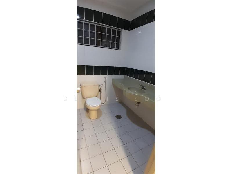 2-storey Terraced House for Sale in Bandar Utama (Selangor) - Dennis Soo - Bathroom - PropertyGuru.com.my