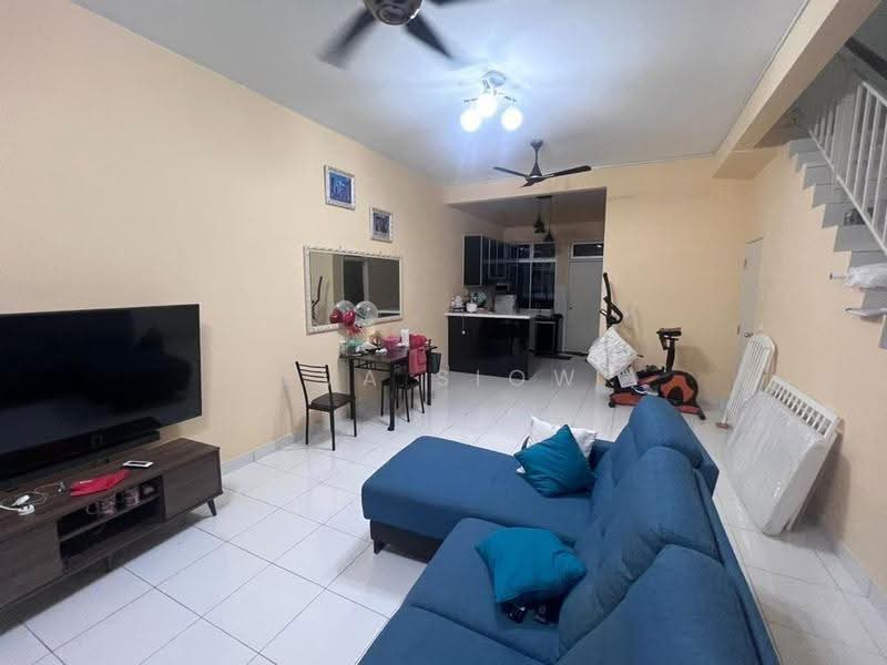 Rumah Teres 2-Tingkat untuk Disewa di Taman Bestari Perdana (Pasir Gudang) - Eva Siow - Living Room - PropertyGuru.com.my