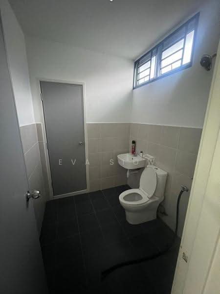 Rumah Teres 2-Tingkat untuk Disewa di Taman Bestari Perdana (Pasir Gudang) - Eva Siow - Bathroom - PropertyGuru.com.my
