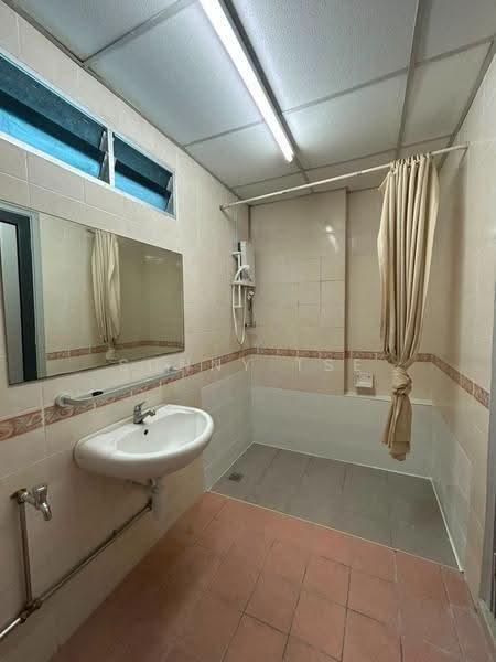 Condominium for Rent at Putra Place Condominium - Sunny Tse - Bathroom - PropertyGuru.com.my