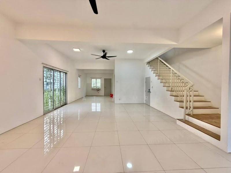 Rumah Teres 2-Tingkat untuk Dijual di Dengkil (Selangor) - Izzat Zamros - PropertyGuru.com.my