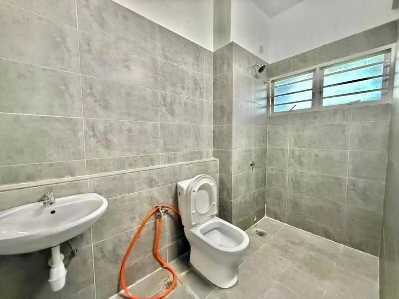 Rumah Teres 2-Tingkat untuk Dijual di Dengkil (Selangor) - Izzat Zamros - PropertyGuru.com.my